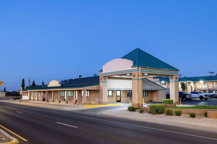 Hotel 4 of 28