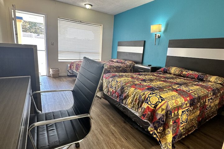 Room 9 of 9