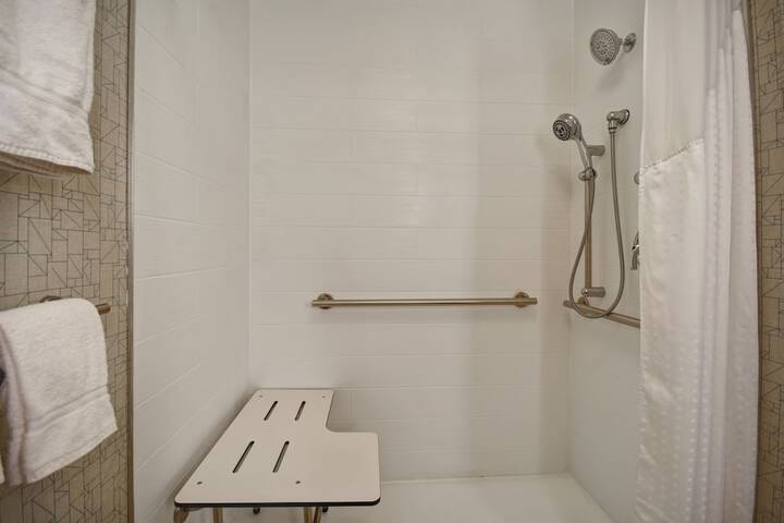 Room 20 of 40
