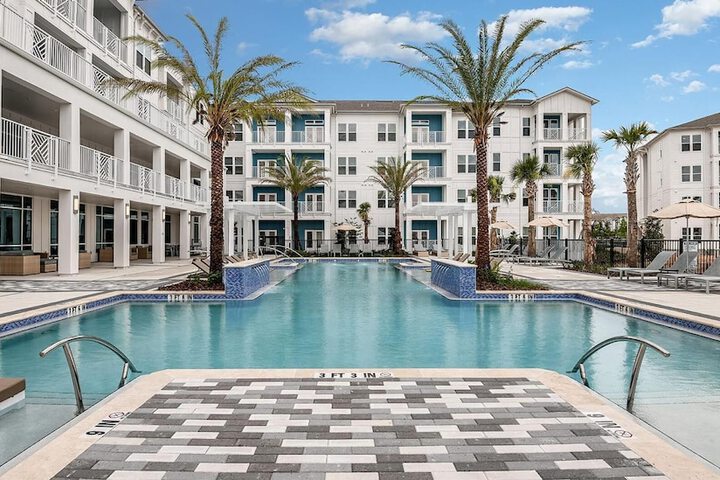 Landing Furnished Apartments near Lake Apopka