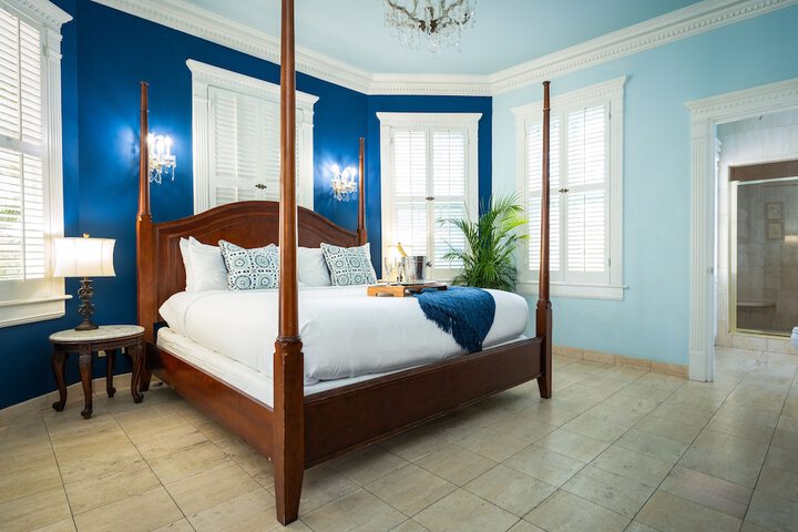 Southernmost House - Adult Exclusive