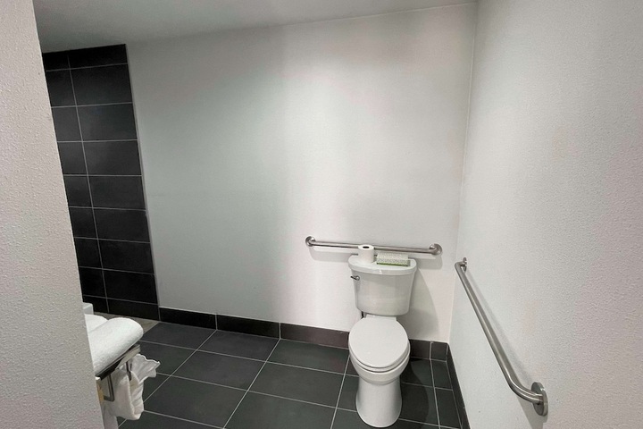 Room 16 of 31