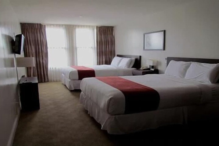 Room 32 of 41