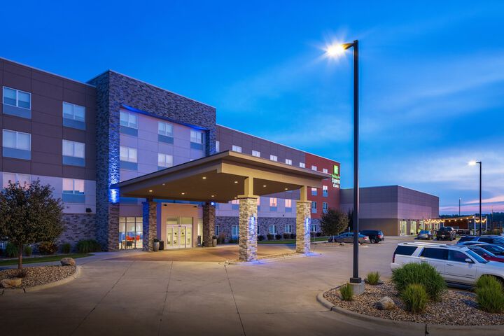 Hotel 2 of 74