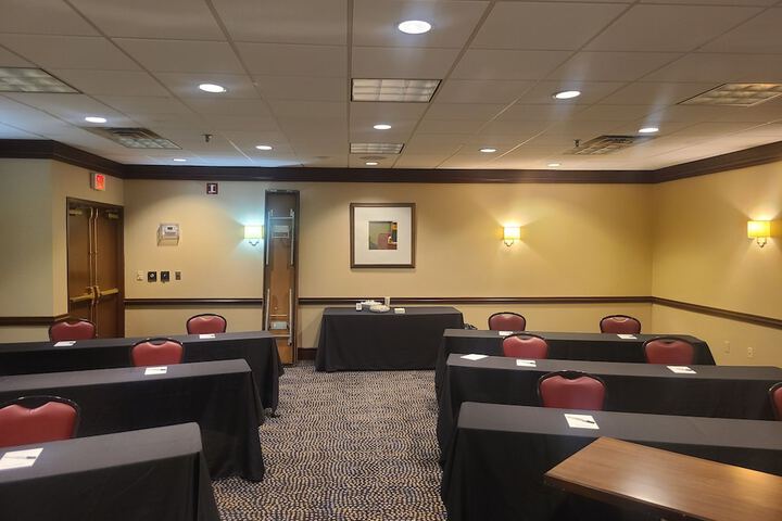 Holiday Inn Cleveland Airport West by IHG
