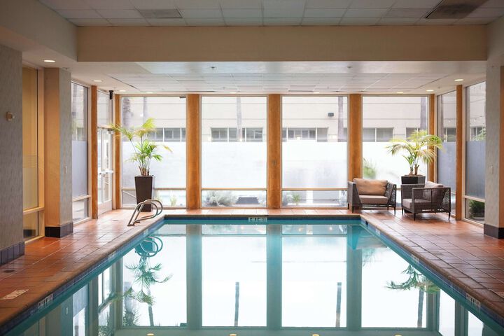 Pool 10 of 85