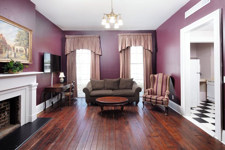 Room 10 of 38
