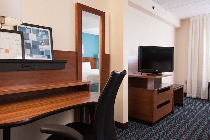 Room 13 of 20