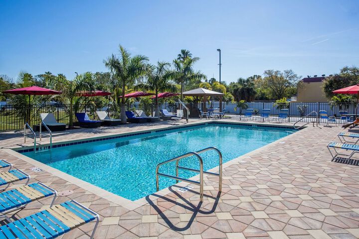 Pool 7 of 25