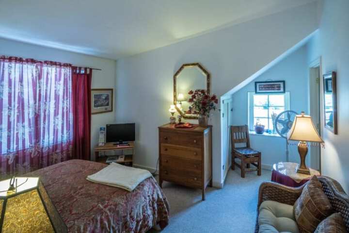 Stone Haus Bed & Breakfast
