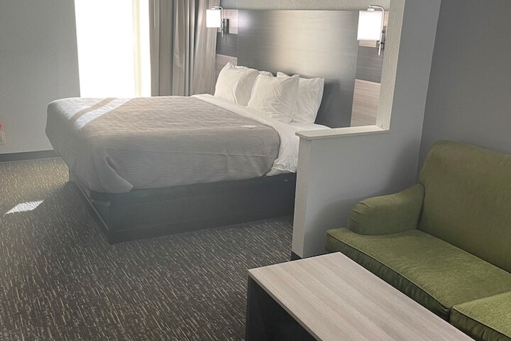 Room 15 of 27