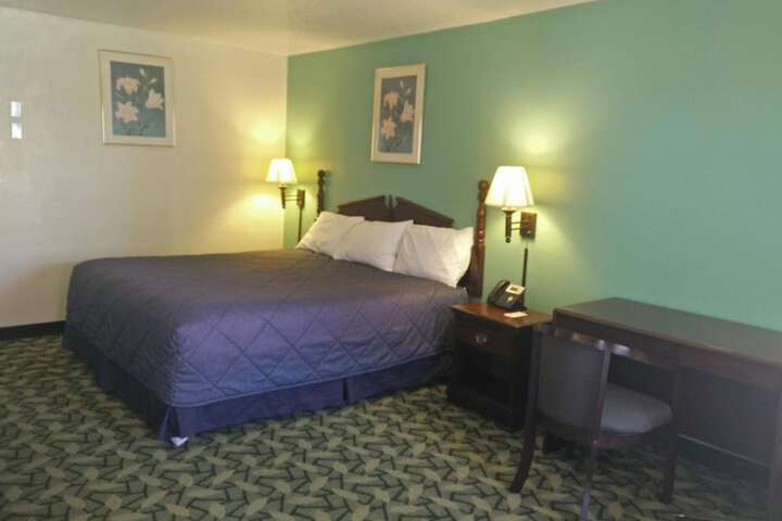 Relax Inn Mineral Wells