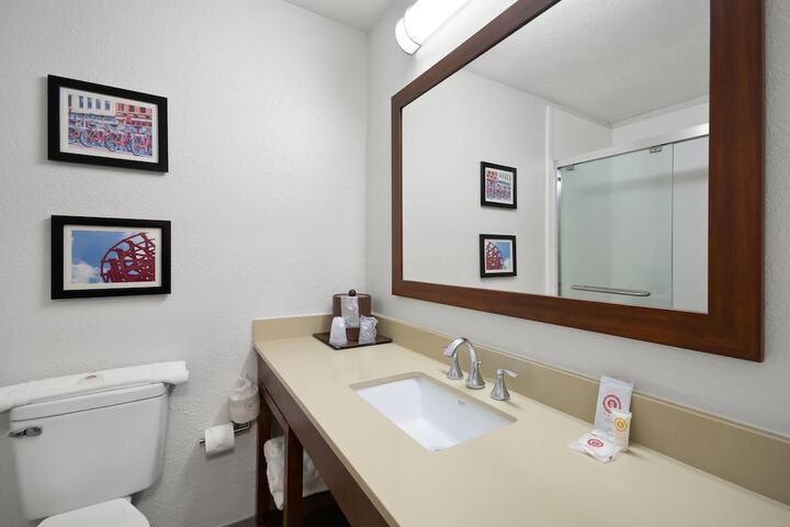 Comfort Inn & Suites Cincinnati Eastgate