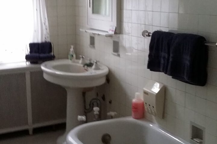 Chestnut Charm Bed & Breakfast