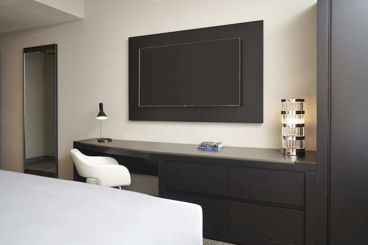 Room 30 of 60
