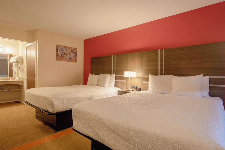 Room 40 of 52