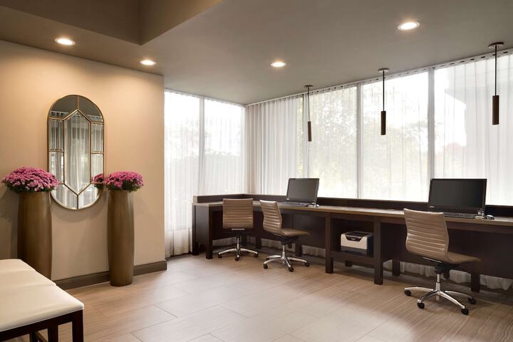 Business Center 43 of 43