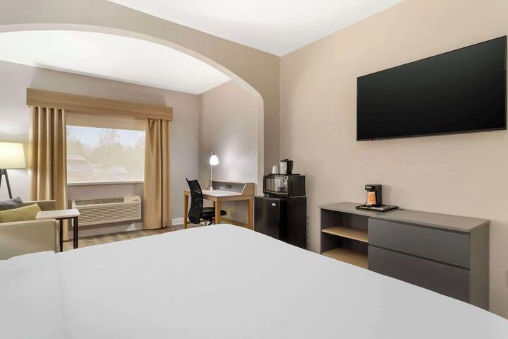 Comfort Suites Shenandoah-The Woodlands