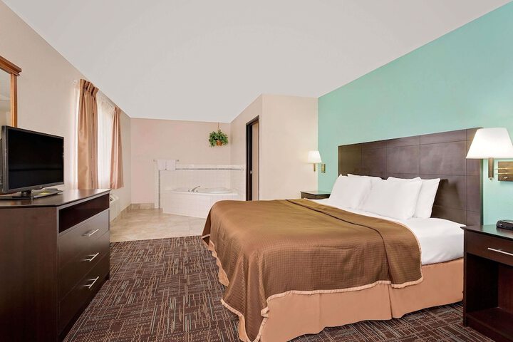 Room 10 of 15