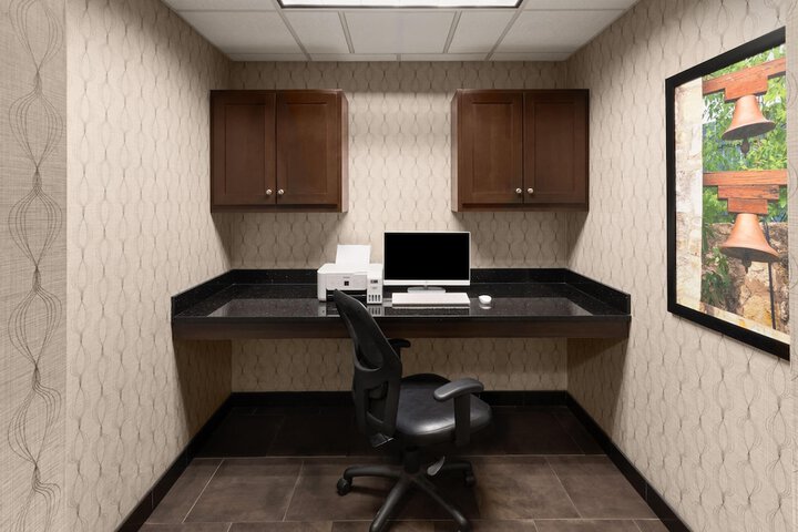 Heritage Inn & Suites San Antonio Airport Trademark Wyndham