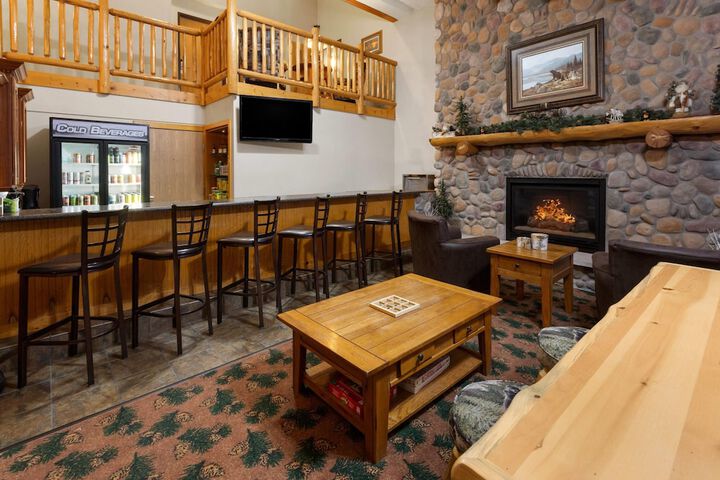 Shell Lake Lodge a Travelodge by Wyndham