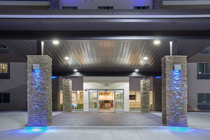 Holiday Inn Express & Suites Rapid City - Rushmore South by IHG