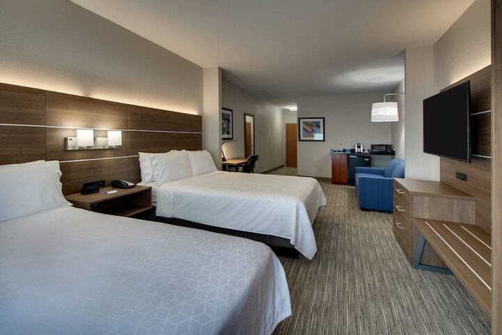 Holiday Inn Express & Suites Waukegan by IHG