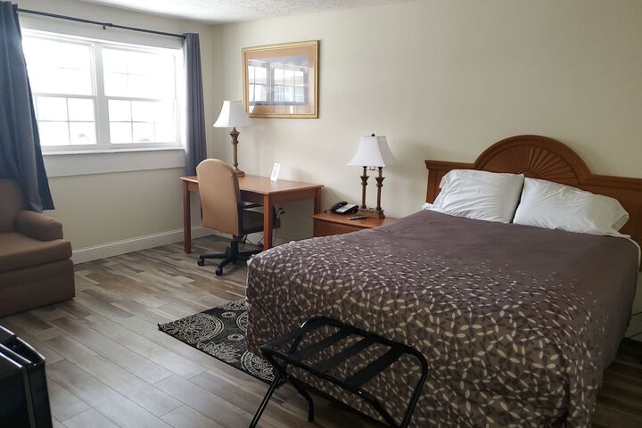 Room 25 of 28