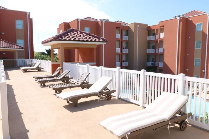Sundeck 61 of 67