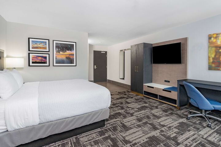 Room 25 of 33