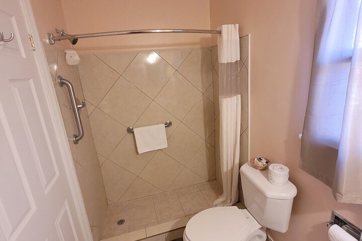 Room 13 of 44