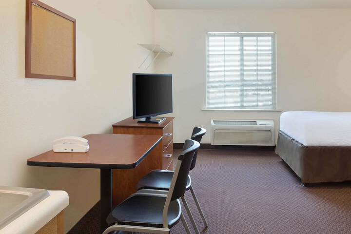 Room 11 of 36