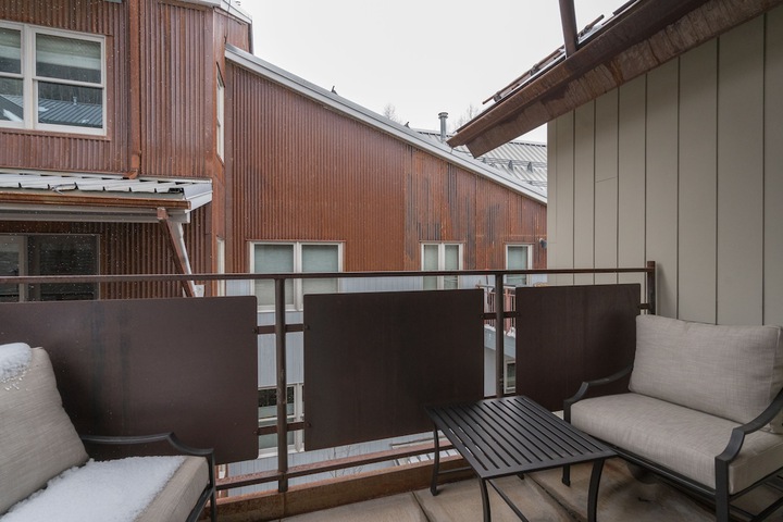 Element 52 Auberge Collection