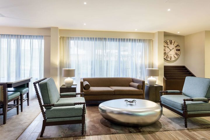 Hotel Interior 10 of 40