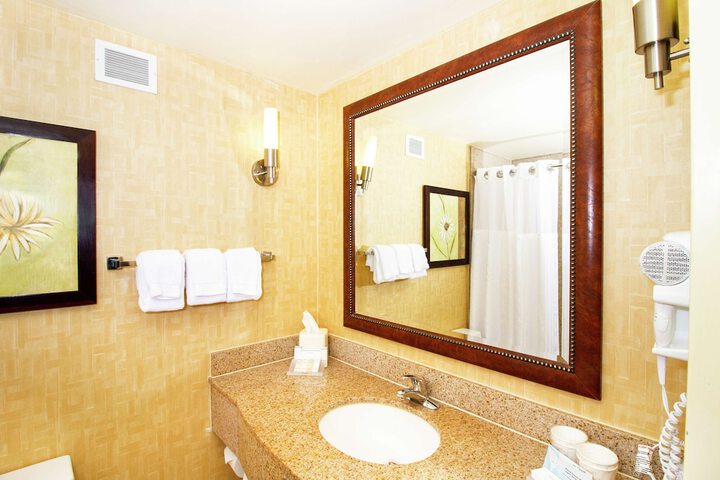 Room 17 of 33