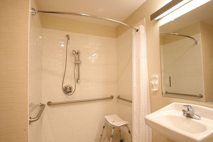 Room 12 of 42