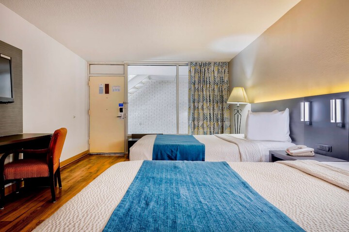 Room 22 of 40