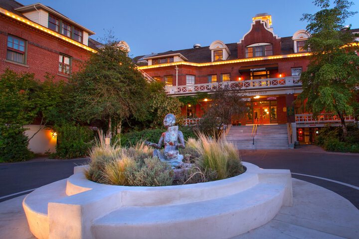 Hotel 25 of 125