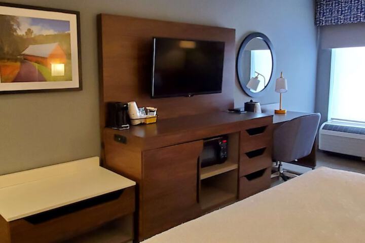 Hampton Inn Hillsville