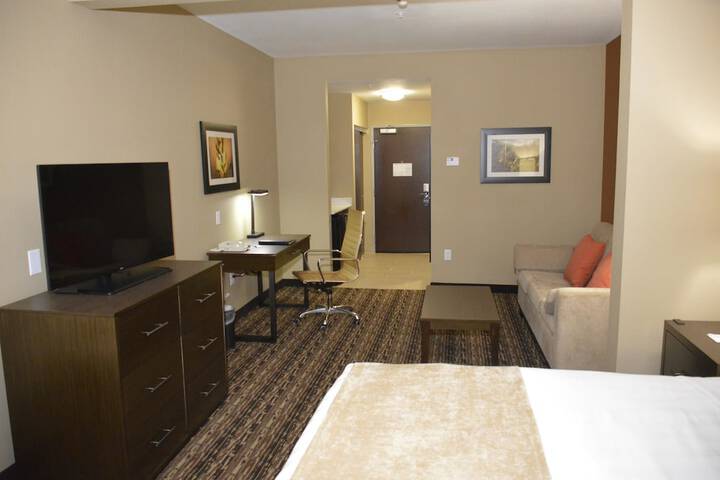 Room 13 of 20