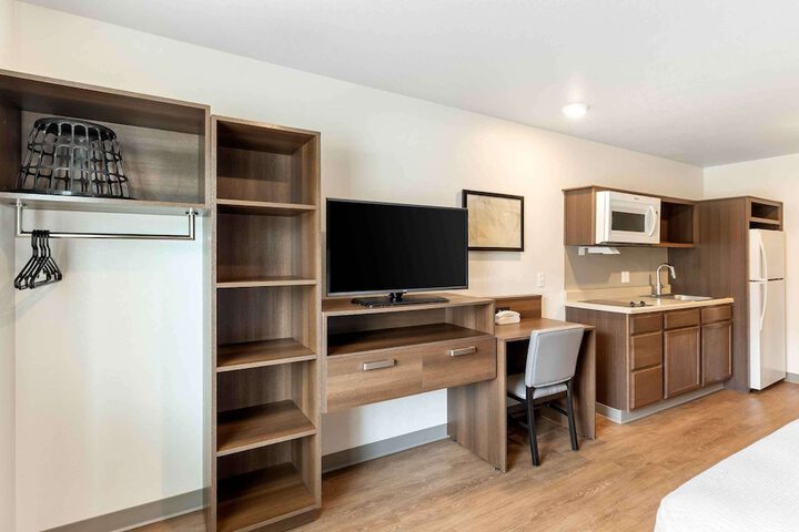Room 14 of 25