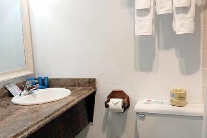 Silver Sands Motel