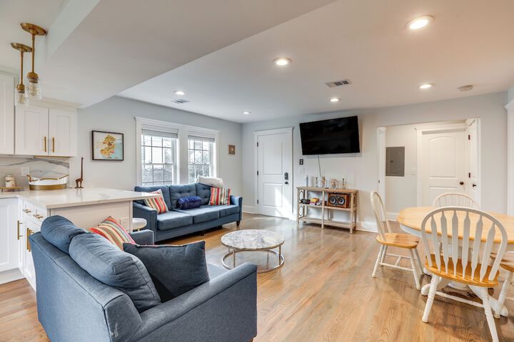 Long Branch Getaway - Walk to Beaches & Dining!