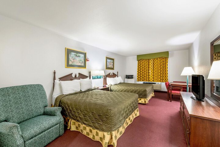 Room 26 of 40