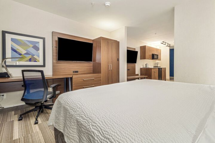 Room 79 of 348