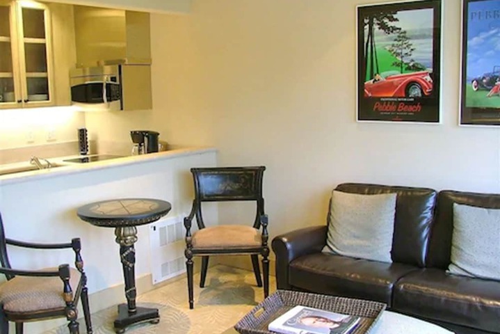 Room 18 of 32