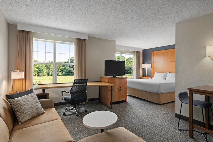 Room 28 of 46