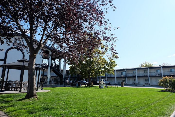 Hotel Exterior 58 of 60