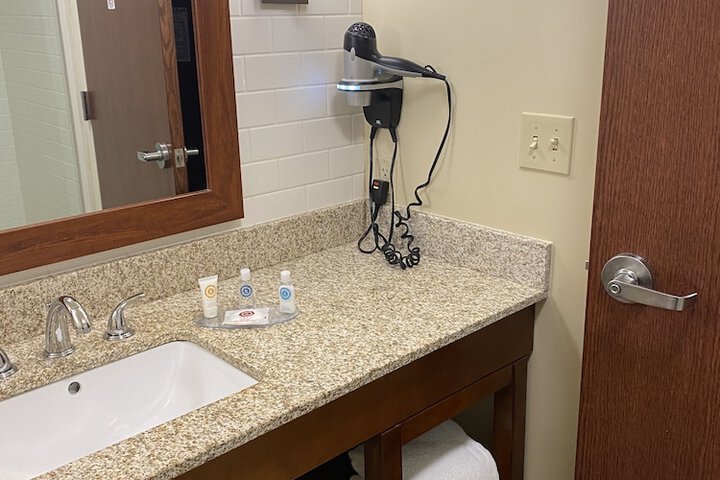 Comfort Inn & Suites