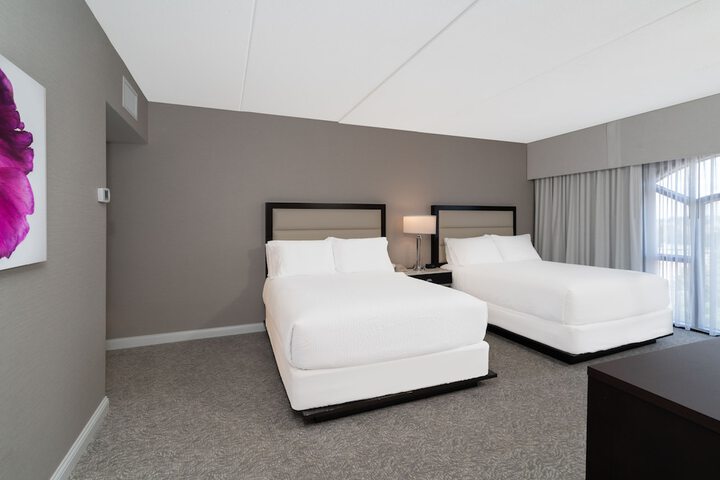 Room 33 of 68